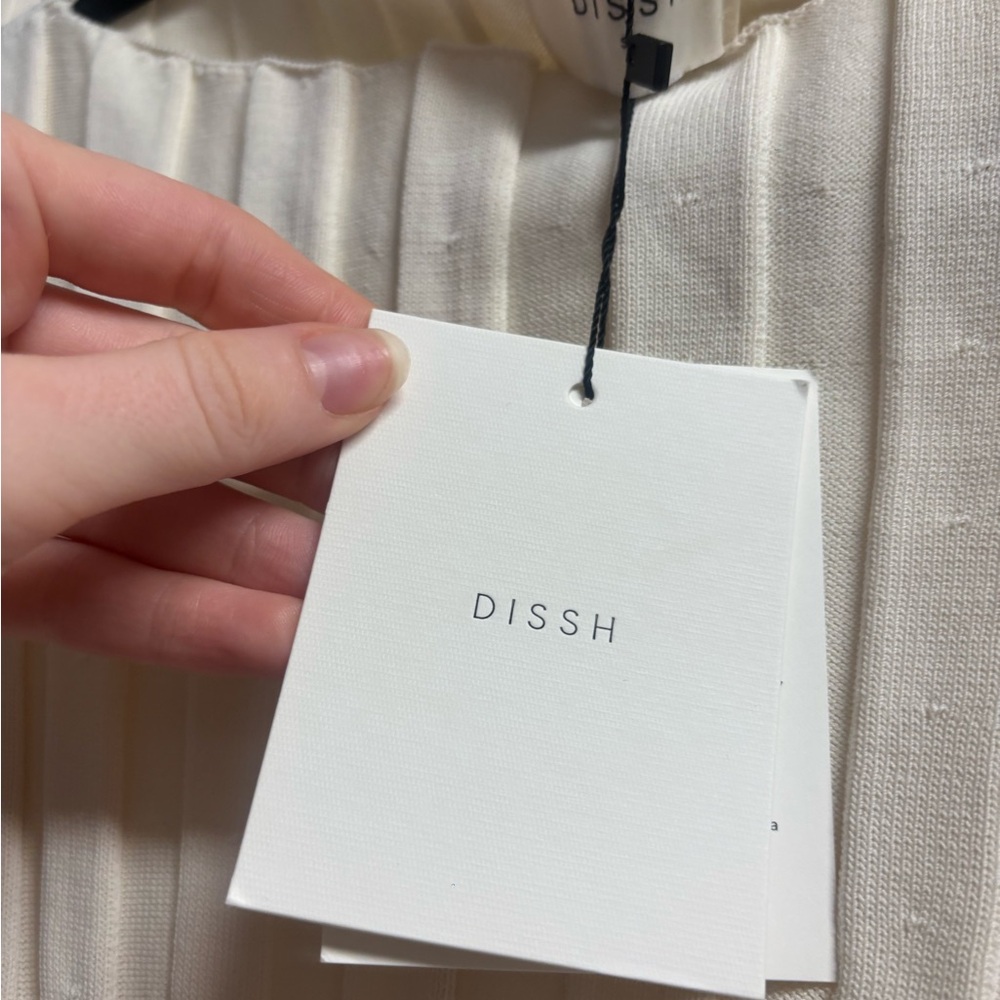 DISSH LOE CREAM SLEEVELESS KNIT TOP - Picture 5 of 6